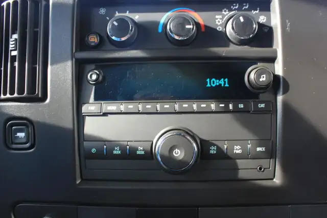 2023 GMC Savana Cargo Base in Cars & Trucks in Comox / Courtenay / Cumberland - Image 27