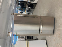 2236- Réfrigérateur GE Stainless congélateur en bas fridge botoo