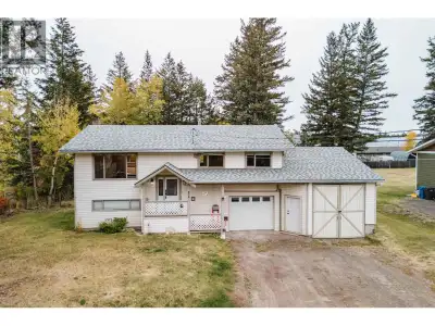 Where small-town living meets big adventure! This beautiful family home in 100 Mile House offers the...