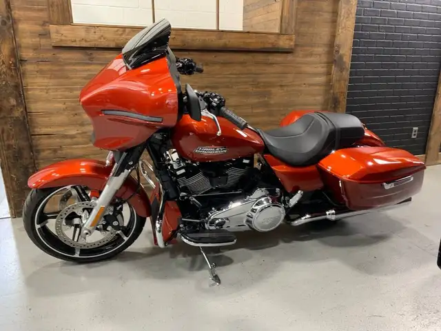 2024 Harley-Davidson Street Glide in Street, Cruisers & Choppers in Oshawa / Durham Region - Image 6