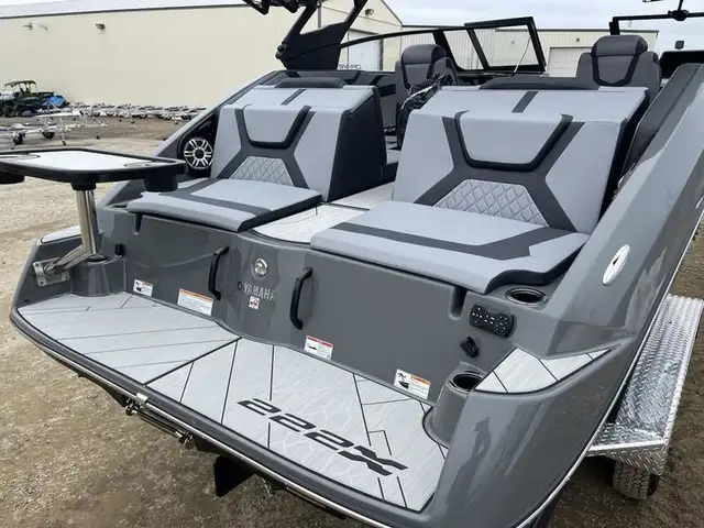 2025 Yamaha Boats 222XE - ADIOS TO SUMMER SALE! in Powerboats & Motorboats in Saskatoon - Image 8