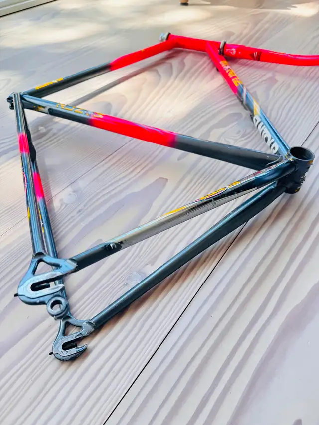 Zunow Z1 58 cm Vintage Bicycle Frame and Fork in Frames & Parts in City of Toronto - Image 13