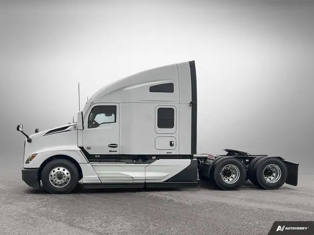 2025 Kenworth T680 in Heavy Trucks in Moncton - Image 4