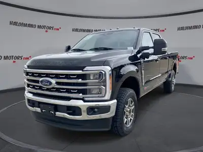 The 2023 Ford Super Duty F-250 4x4 Crew Cab Lariat is packed with a robust suite of premium options...