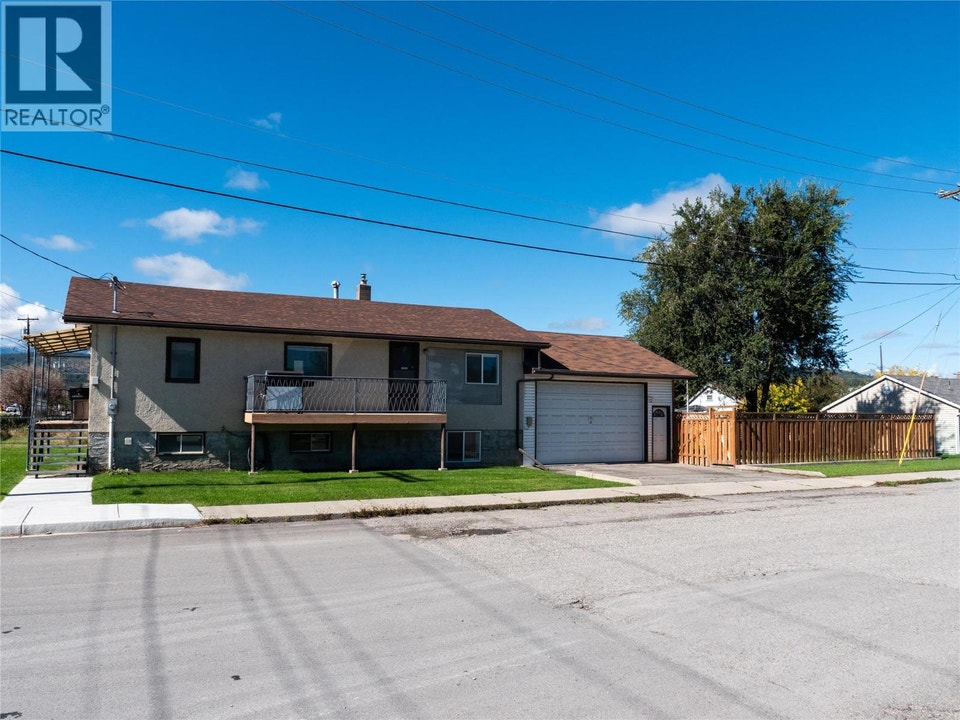 1510 4th Street N Cranbrook, British Columbia | Houses for Sale ...