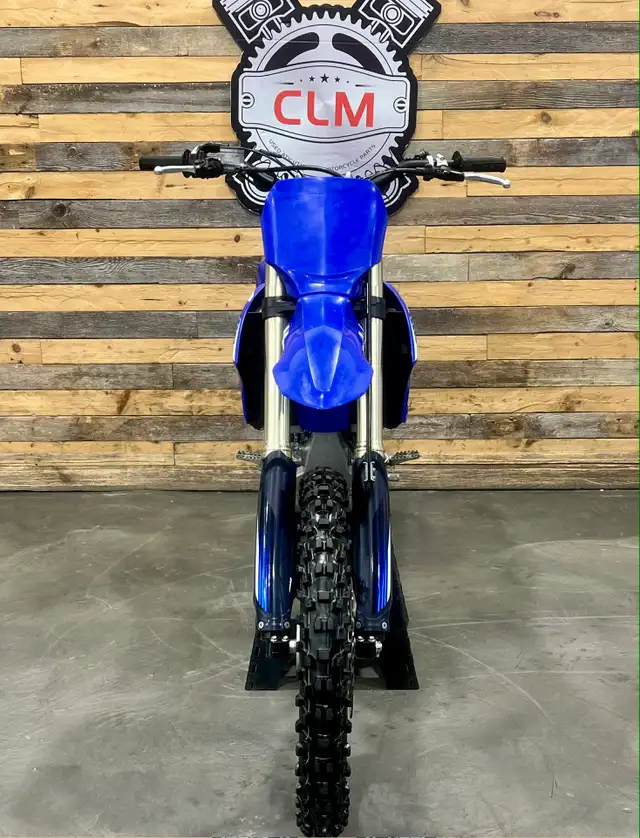 2025 Yamaha YZ 450F EFI + ONLY 21 HR + 4 STROKES + MX-ENDURO-MOT in Dirt Bikes & Motocross in Ottawa - Image 3