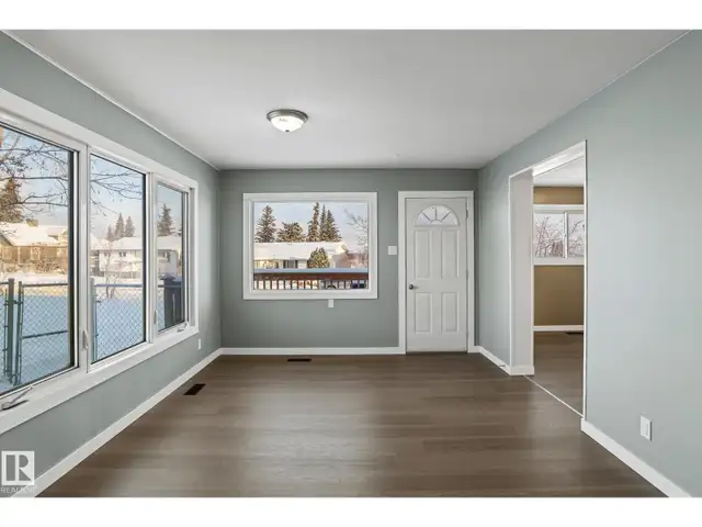 315 10 ST Cold Lake, Alberta in Houses for Sale in Edmonton - Image 9