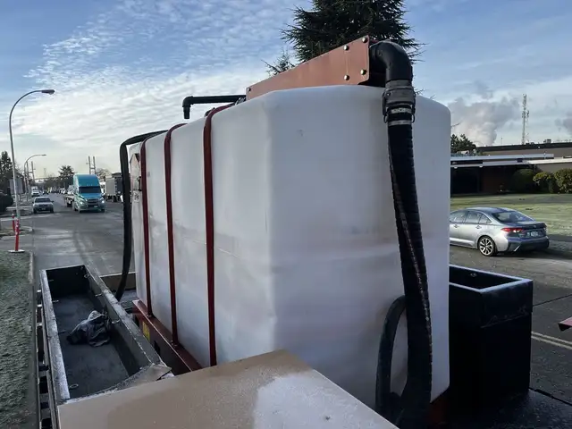 2011 Ford F750 18 Foot Cummins Manual Flatdeck in Heavy Trucks in Winnipeg - Image 18