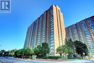 Bright & Spacious, Quality Tridel Built 1 Bedroom Condo With Solarium In The Heart Of Mississauga. N...