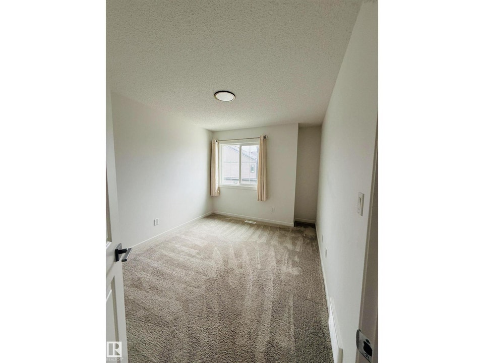 #4 905 172 ST SW Edmonton, Alberta 5