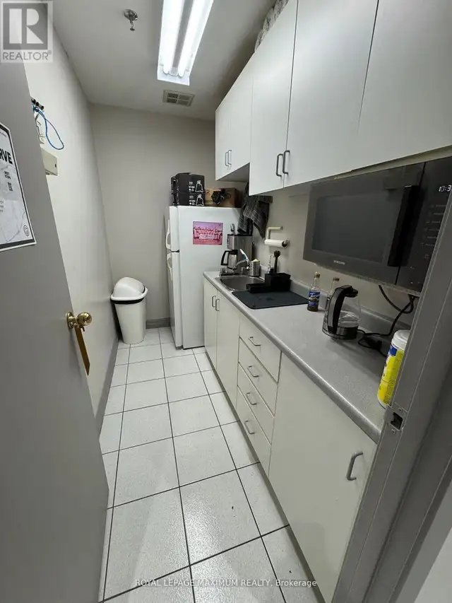 18 - 67 RODINEA ROAD Vaughan, Ontario in Commercial & Office Space for Rent in Markham / York Region - Image 14