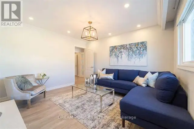 #BACK - 6 ALCESTER COURT Toronto (Yorkdale-Glen Park), Ontario in Long Term Rentals in City of Toronto - Image 5