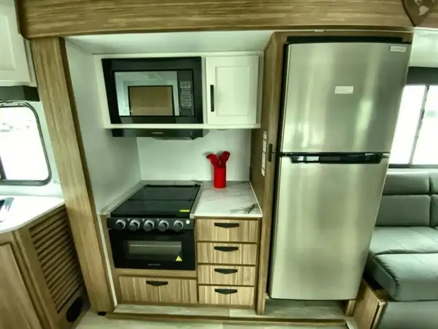 2025 Keystone RV Passport Classic 224RK in Travel Trailers & Campers in Bedford - Image 15