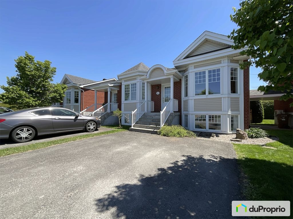 $479,900 - Townhouse for sale in St-Basile-Le-Grand — photo 2
