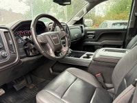 Double L Motors Ltd. 2018 GMC Sierra 1500 SLT Crew Cab 4x4 – Loaded, Powerful & Ready to Work! Looki... (image 8)