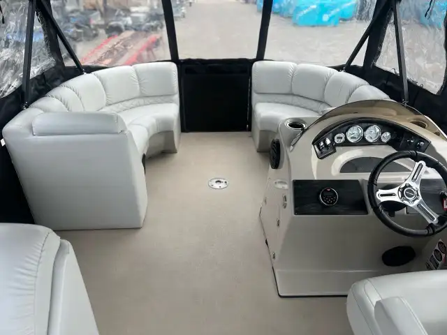2018 CRESTLINER 200 RALLY DX in Powerboats & Motorboats in Saguenay - Image 11