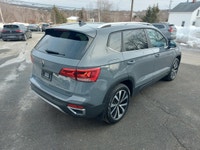 4Motion All Wheel Drive Two Tone Leather Interior Panoramic Sunroof Digital Cockpit Apple Carplay An... (image 4)