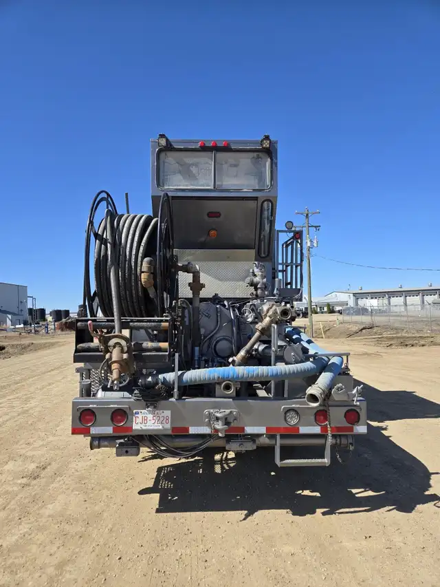 2007 KENWORTH C500 in Heavy Trucks in Saskatoon - Image 9