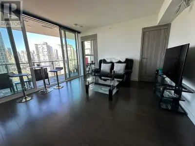 89 NELSON STREET Vancouver, British Columbia