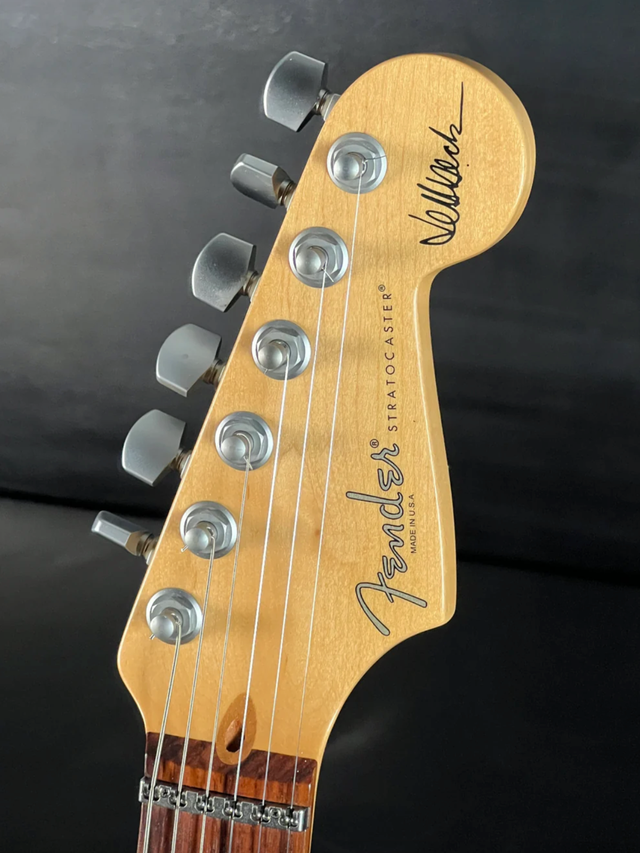 Legendary Strat sound with modern performance and style. This 20 in Guitars in Mississauga / Peel Region - Image 6