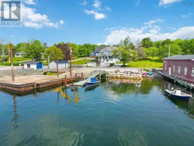 Stunning waterfront home with modern comfort & classic charm in Mahone Bay! This beautifully restore...