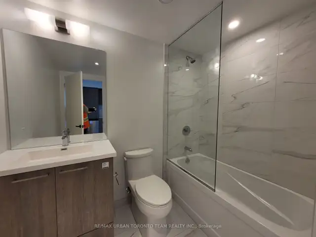 1BR & 2BR Brand New Condo units at Highway 7 & Jane St !! in Long Term Rentals in Markham / York Region - Image 8