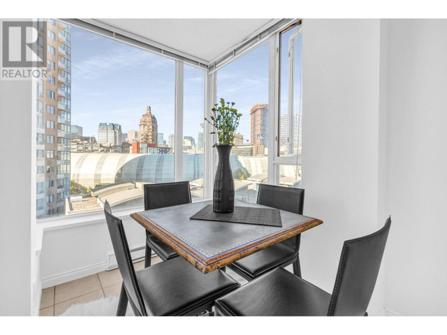 1003 550 TAYLOR STREET Vancouver, British Columbia in Condos for Sale in Vancouver - Image 3