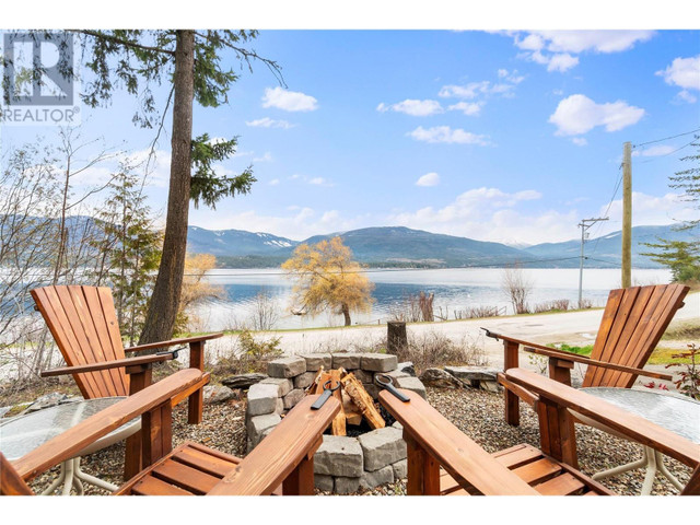 3624 Eagle Bay Road Eagle Bay, British Columbia in Houses for Sale in Kamloops - Image 2