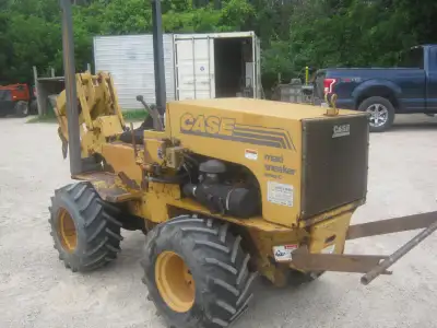 2001 - Case maxi C Kubota diesel, vibratory plow with hydra borer attachment, 1066 hours, $11750, VP...