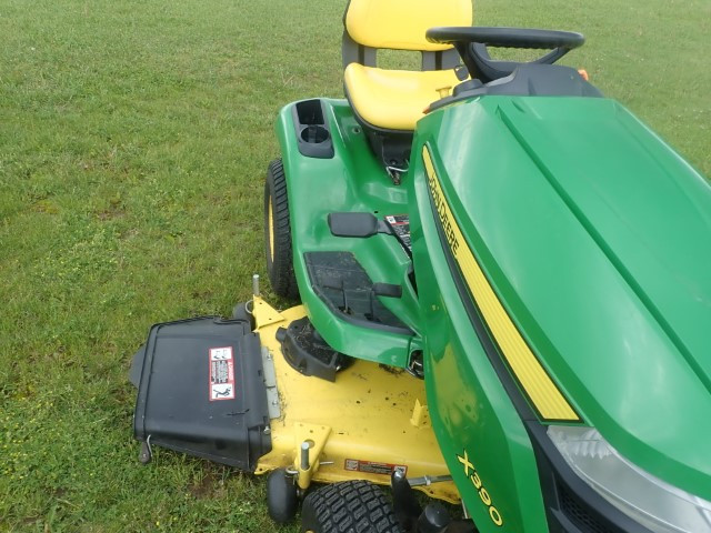 2020 John Deere Riding Lawn Mower in Lawnmowers & Leaf Blowers in Barrie - Image 2