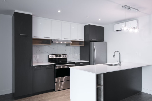 9675 Av. Papineau — photo 3