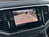 * Drivetrain: 4MOTION All-Wheel Drive with selectable drive modes (Snow, On-Road, Off-Road, Custom).... (image 9)
