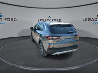 *Sunroof, Wireless Charging, 360 Camera, Power Driver Seat, Hybrid!* With an interior that easily ad... (image 5)