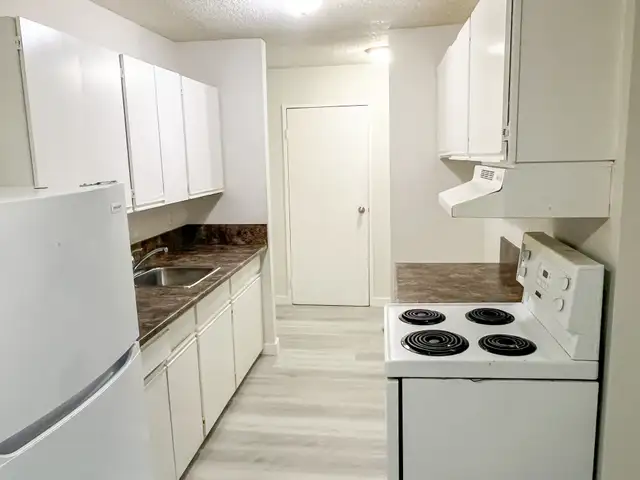 West Meadow Green Apartment For Rent | West Meadow Apartments in Long Term Rentals in Saskatoon - Image 16