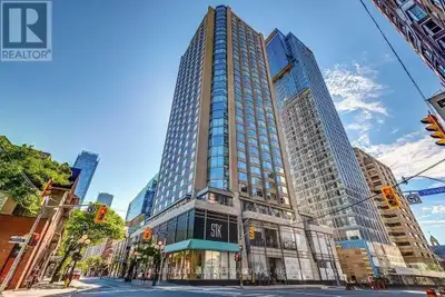 Welcome to where Luxury meets Convenience! Available for both long term or short term (minimum 1 mon...