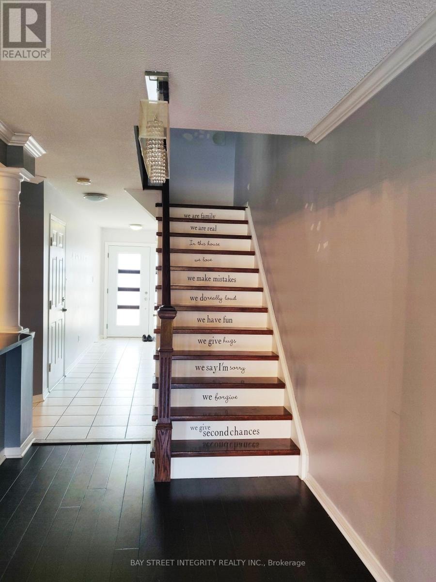 2054 GLENHAMPTON ROAD Oakville (WM Westmount), Ontario 5