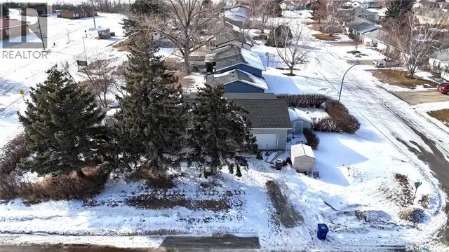 56 Tufts CRESCENT Outlook, Saskatchewan in Houses for Sale in Swift Current - Image 2