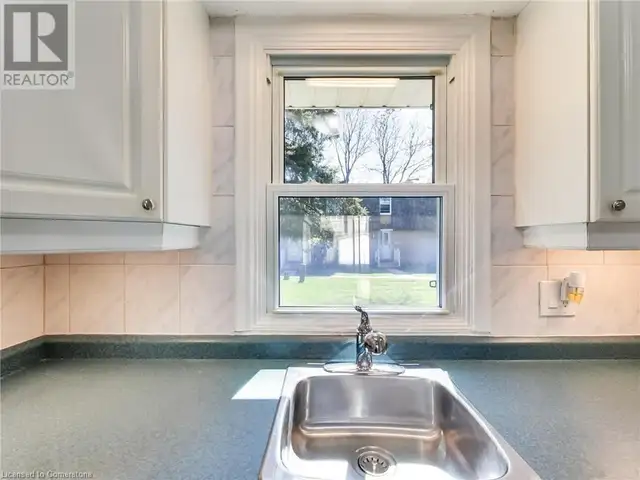 153 LIMERIDGE Road W Unit# 16 Hamilton, Ontario in Condos for Sale in Hamilton - Image 6