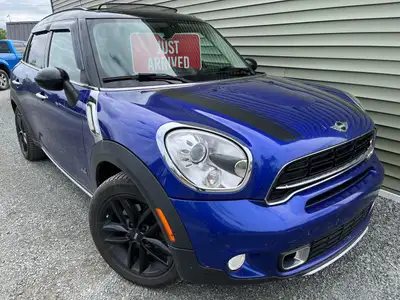 CLASSIC, MINI DESIGN AT A GREAT PRICE! IF YOU DRIVE STICK, TAKE ADVANTAGE OF THE GREAT PRICE! $9,995...