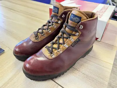Vasque Women's Skywalk Burgundy Hiking Boots, View more