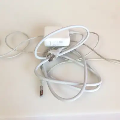 Genuine Apple MacBook Pro 60W MagSafe 1 Charger (L-Tip), View more