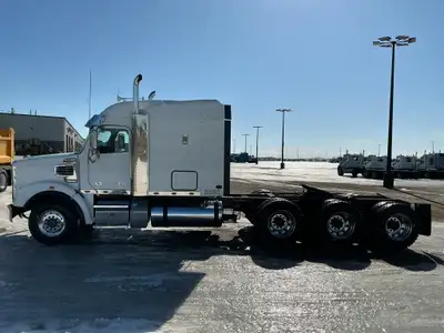 2020 FREIGHTLINER 122SD TRI DRIVE, DETROIT DD16 560 HP, 2050 TORQUE, 18 SPD FULLER , RTLO 2091818B,...