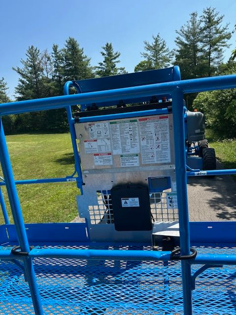 2014 Genie Z60 Diesel Articulating Boom Fully Serviced in Heavy Equipment in Hamilton - Image 13