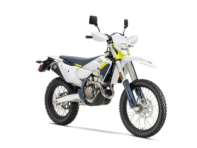 2025 Husqvarna FE 350s in Street, Cruisers & Choppers in Sherbrooke - Image 9