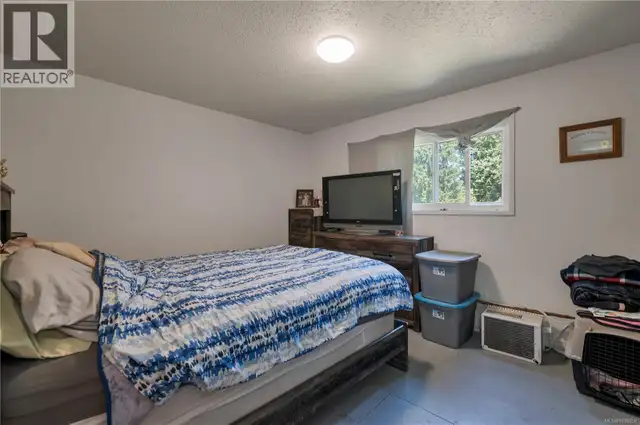 1376 Hooley Rd Quadra Island, British Columbia in Houses for Sale in Campbell River - Image 13