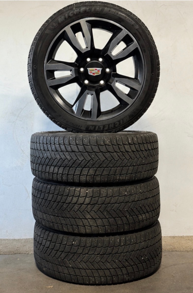 Chevy Silverado Tahoe rims Michelin 285/45/22 snow tires TPMS | Tires ...
