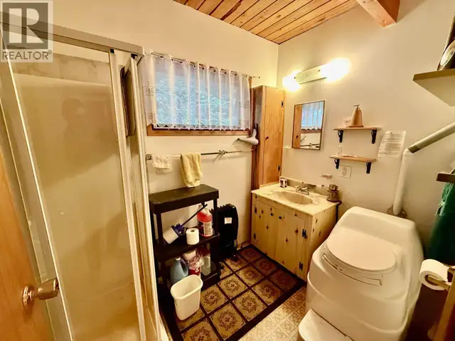 7640 BURGESS ROAD 100 Mile House, British Columbia in Houses for Sale in 100 Mile House - Image 17