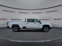 Electric Mirrors,Heated Mirrors,Rear Tow Hook,Tinted Windows,Turn Signal Mirrors,Fabric/Cloth Seats,... (image 8)