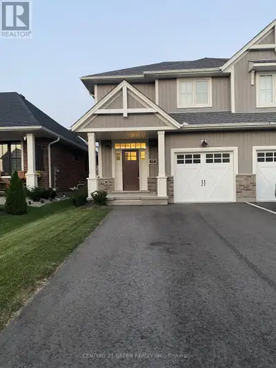 Beautiful bright and sunfilled townhouse 5 year old, 4 Bdrm 4 WR Features Modern Finishes. The Open-...