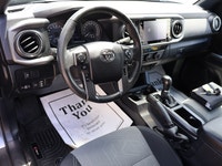 SAFETY INCLUDED ACCIDENT FREE LOCAL ONTARIO CAR Very Clean AWD Toyota Tacoma TRDV6 3.5L with Automat... (image 7)